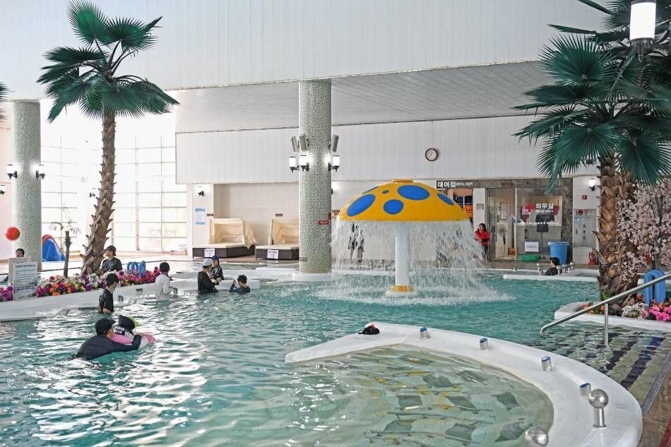 Внутри спа-центра HUE при горячих источниках Сокчжон 