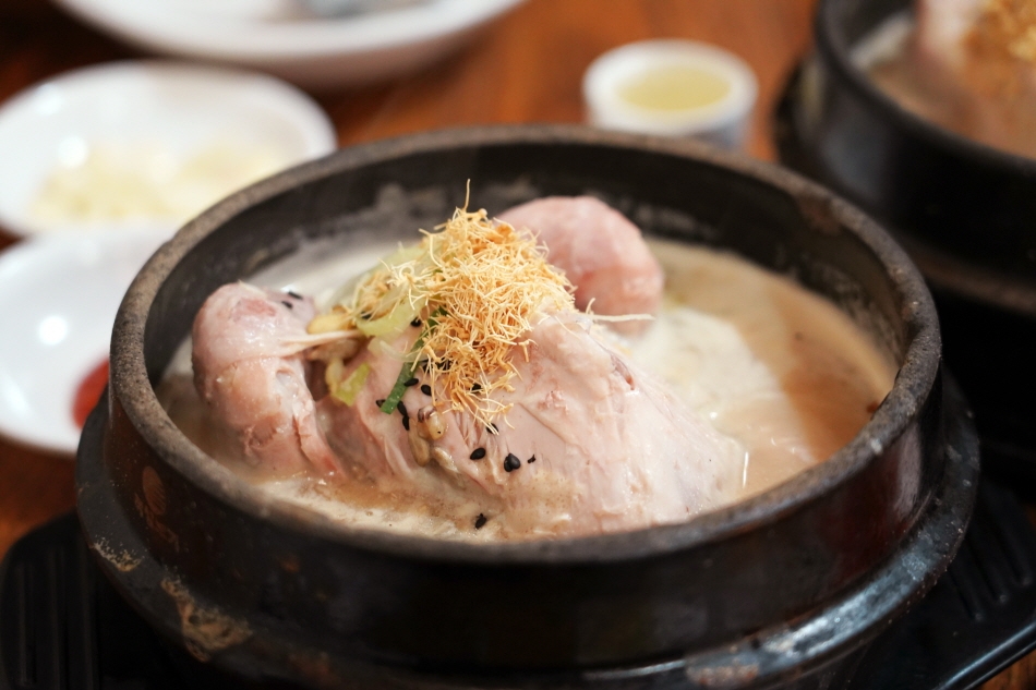 医食同源の国・韓国の人々の代表的な滋養食・参鶏湯