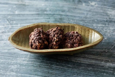 お土産にもピッタリな済州名物の小豆粟餅・オメギトク