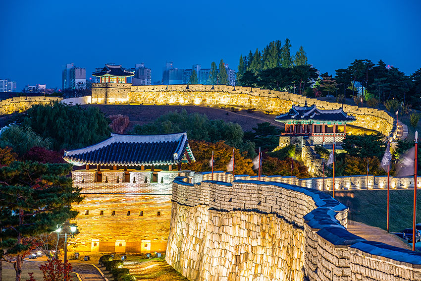 Fortaleza Hwaseong de Suwon (1997) < Patrimonio Mundial de la Unesco <  Sitios turísticos < Viaje a Corea : Guía Oficial de Turismo de Corea