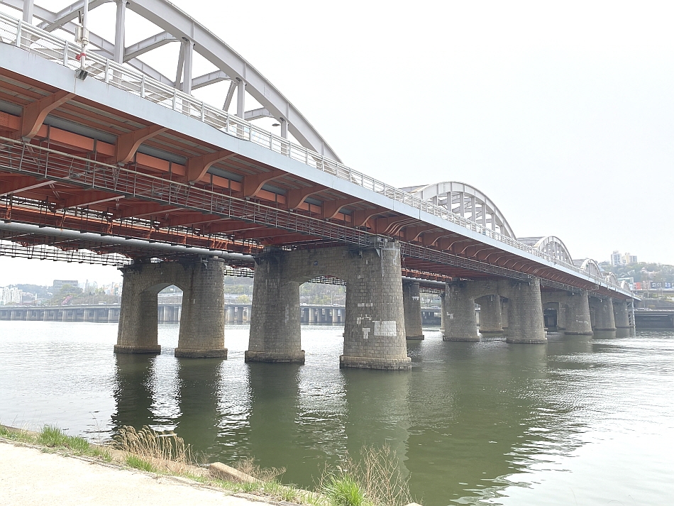 ノドゥル島から見た漢江大橋