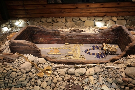 Silla-era artifacts displayed in Cheonmachong Tomb (Credit: Getty Images Bank)