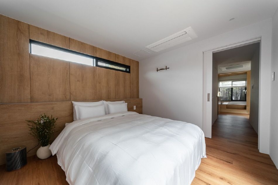 Large Bedroom