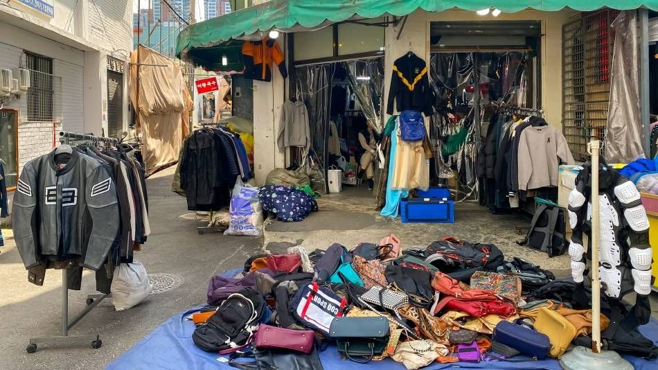 Dongmyo Flea Market