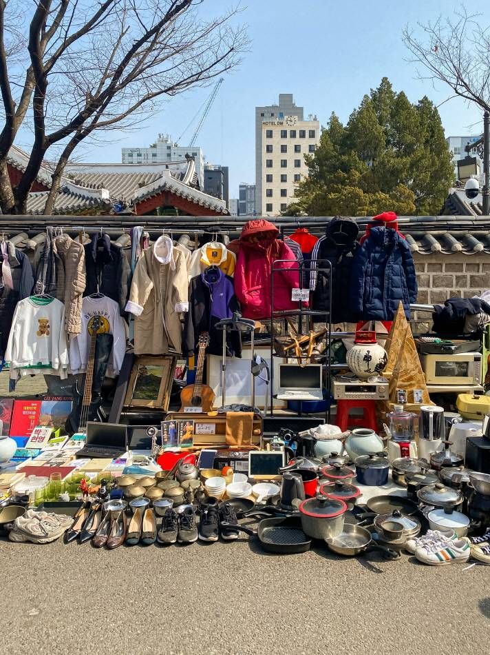 Dongmyo Flea Market