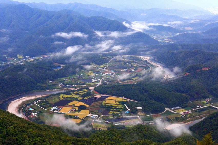 Monte Geumhaksan (cortesía del Ayuntamiento de Hoengseong-gun)