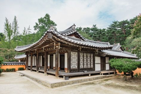 Heo Gyun and Heo Nanseolheon Memorial Park - Birthplace Site (Front)
