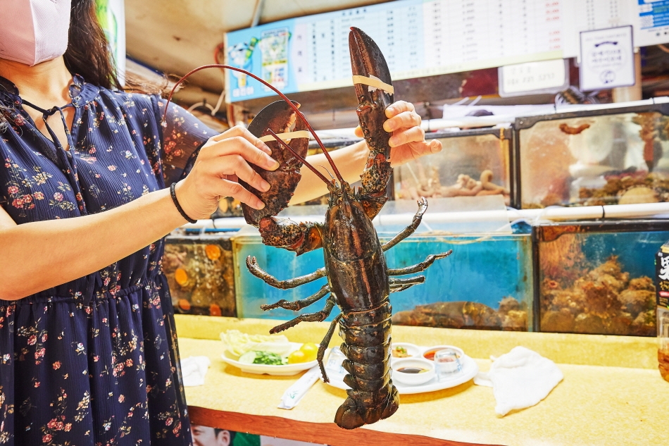 Lobster course at the Haeundae Food Stall Zone
