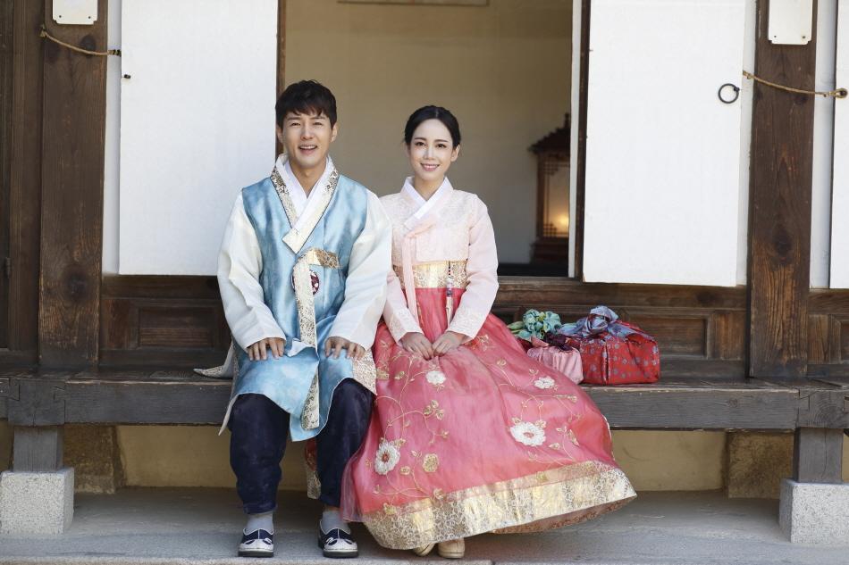 Wearing hanbok in Seollal
