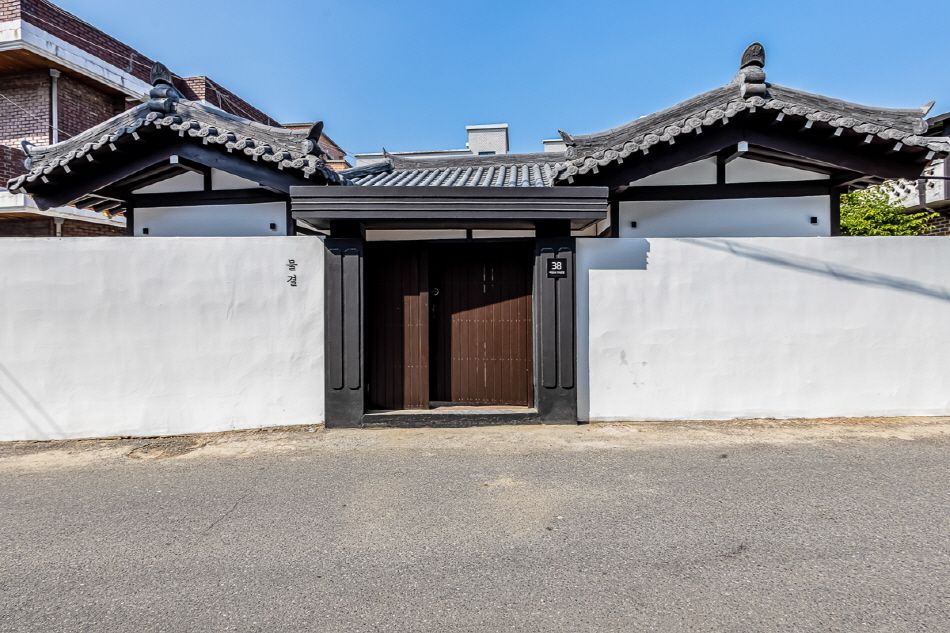 stay mulgyeol’s Exterior