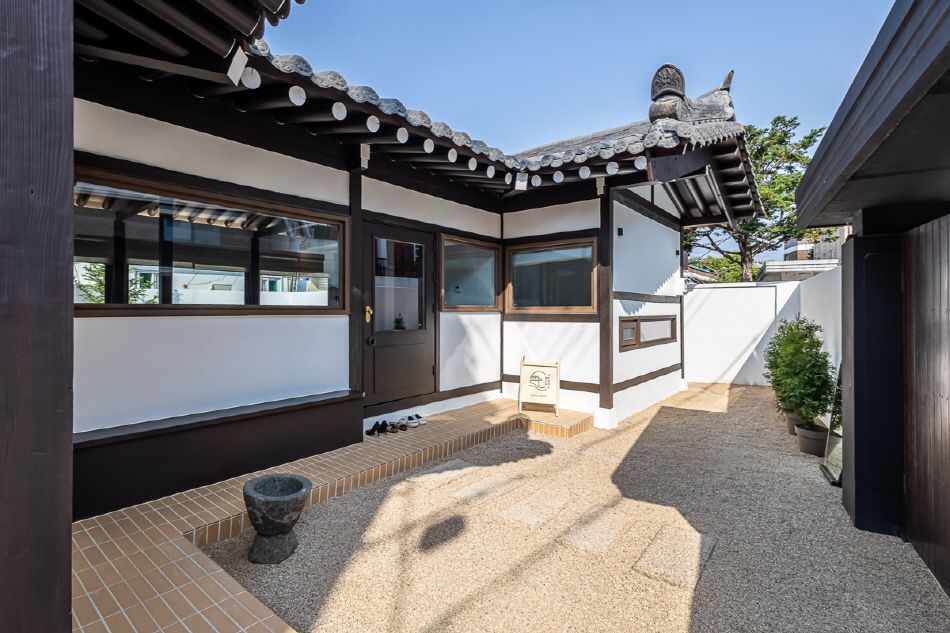 stay mulgyeol’s Courtyard