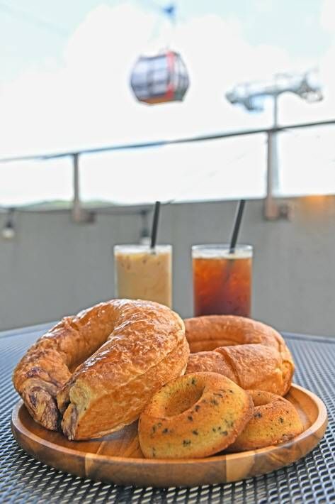 Ring-Shaped Kiss Ring Bread