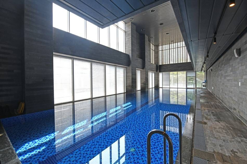 Крытый бассейн