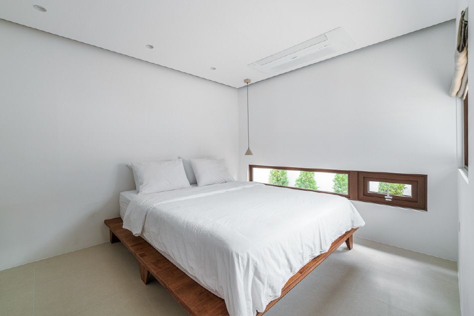 Large Bedroom