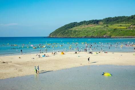 Landscape of Hamdeok Beach