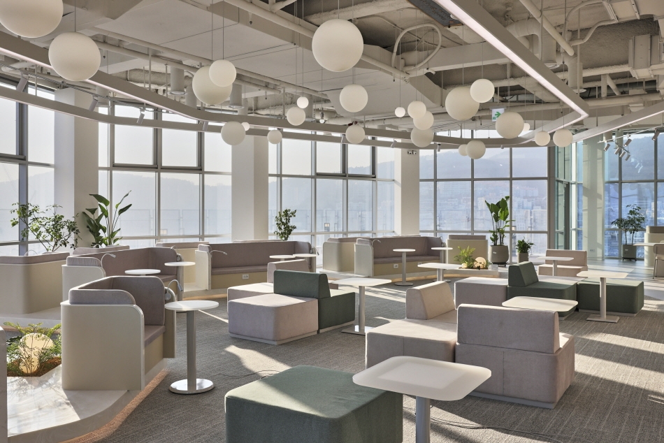 <em>Photo: Busan Workation Center Lounge (Credit: Busan Workation Center)</em>