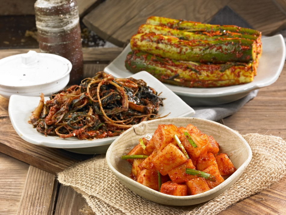 Cucumber kimchi, bitter lettuce and diced radish kimchi