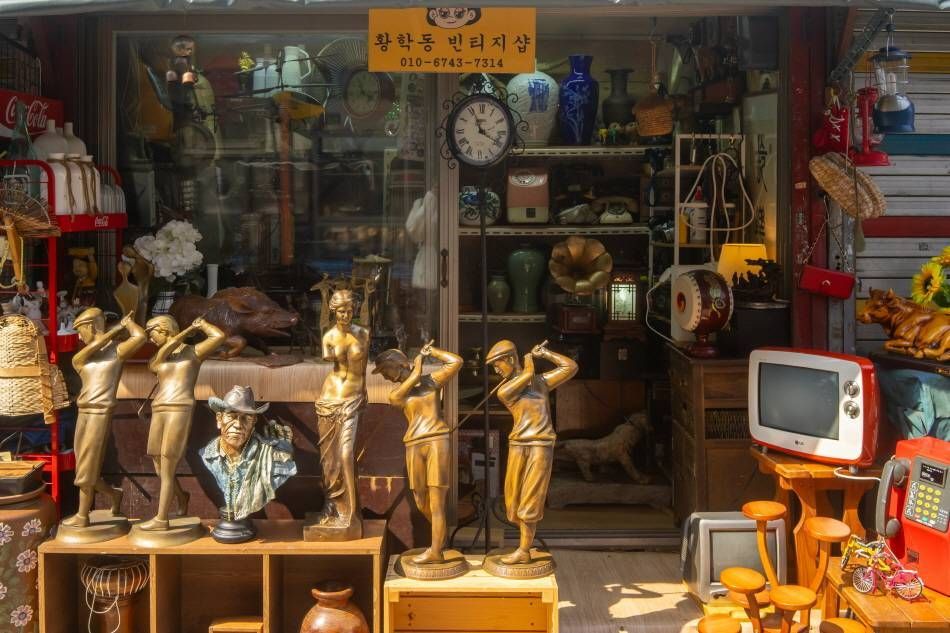 Hwanghak-dong Flea Market