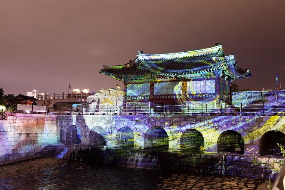 Arte Multimedia en la Fortaleza Hwaseong de Suwon