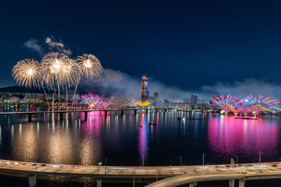 Hanhwa Seoul International Fireworks Festival