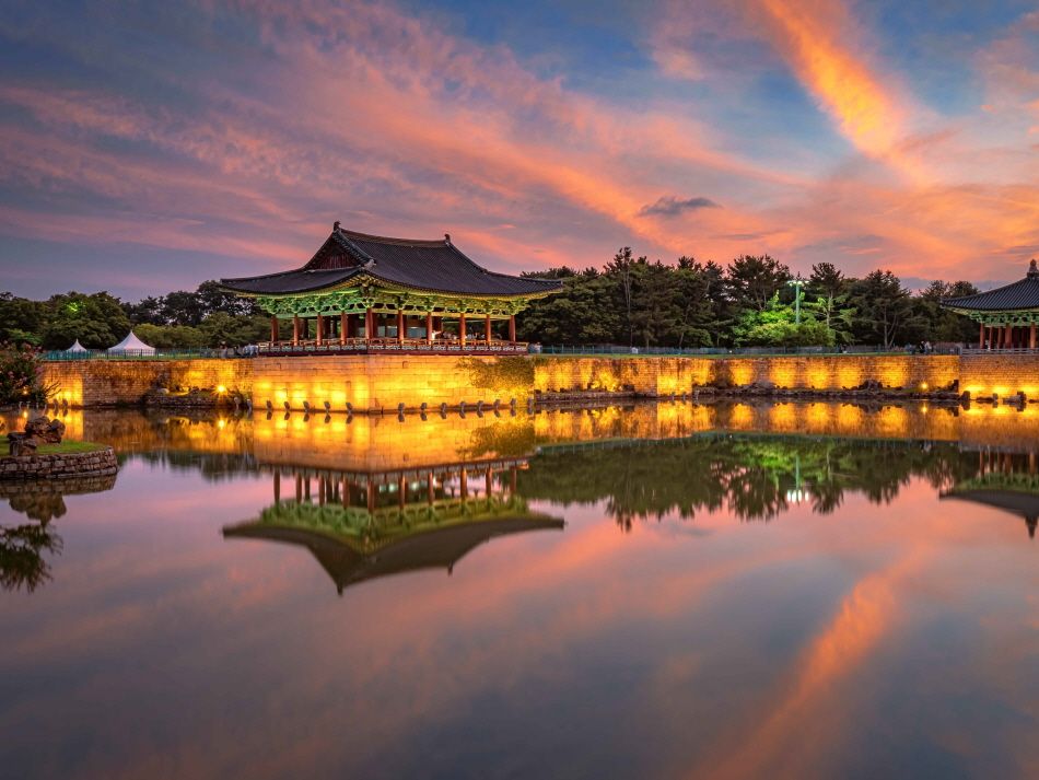 (Palast Donggung und Teich Wolji (경주 동궁과 월지) – ⓒPhoto Korea – Anjinho Film)