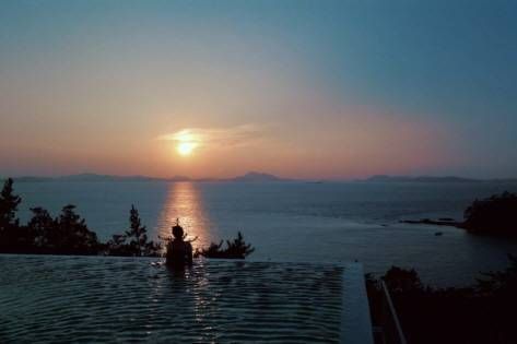 Infinity pool