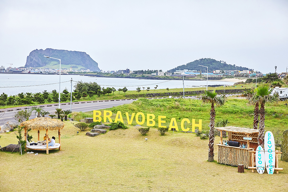 Bravo Beach café