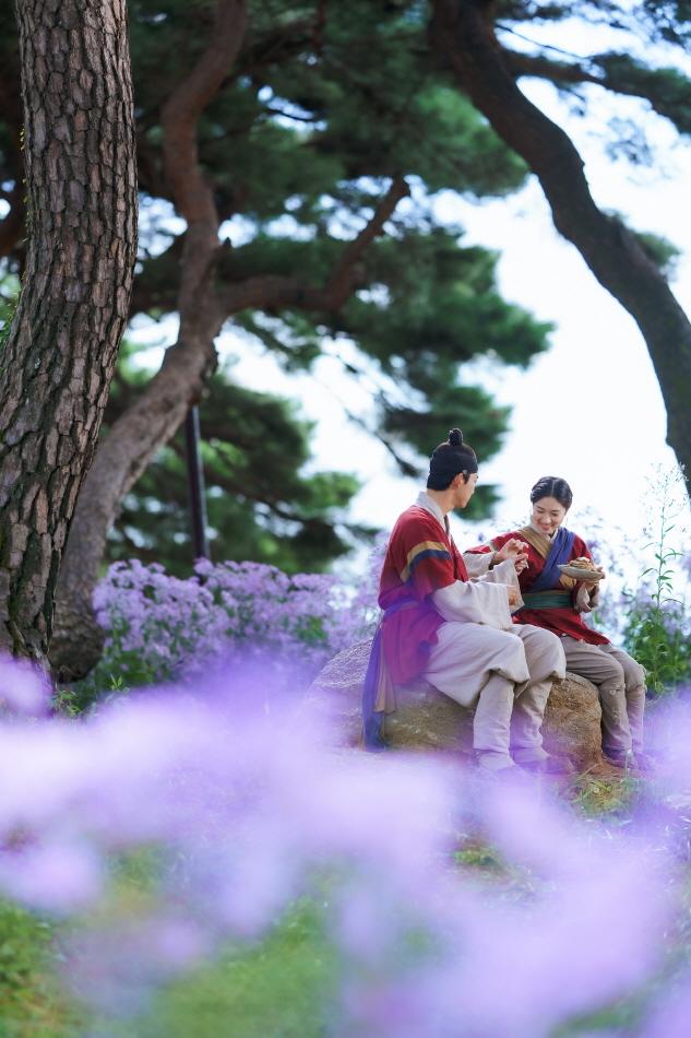 Secret Royal Inspector & Joy (Credit: Studio Dragon)