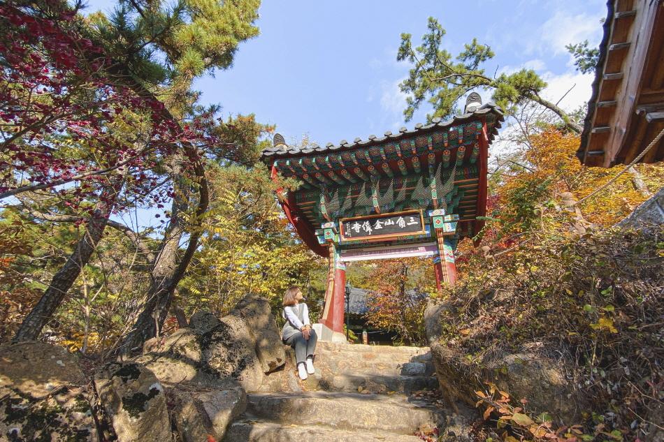 Main gate of Geumsunsa Temple