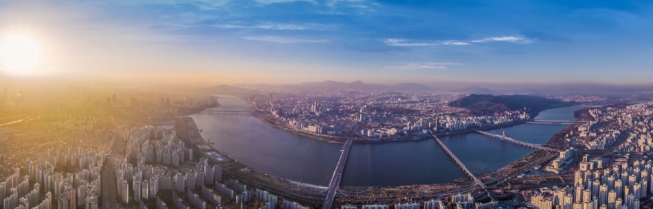 Panoramic view of Seoul from 541 meters up (Credit: Lotte World Global Marketing Team)