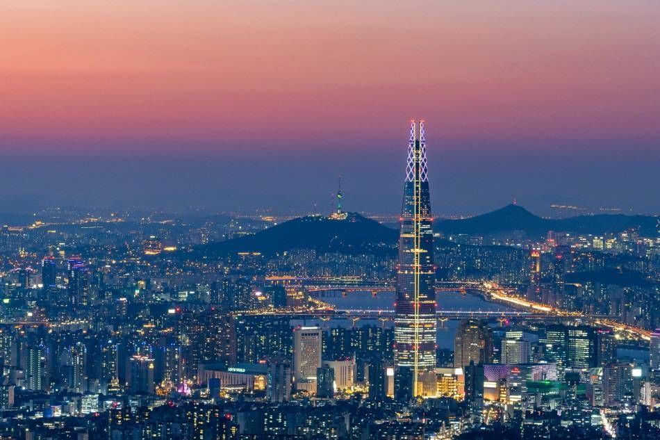 夜幕下的首爾