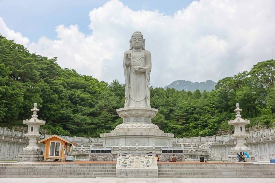 he Great Medicine Buddha Statue at Donghwasa Temple