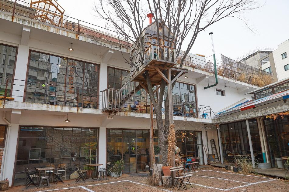 Grandpa Factory Cafe