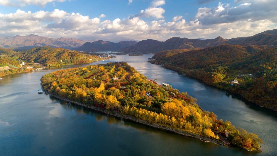 A bird’s-eye view of Nami Island in fall