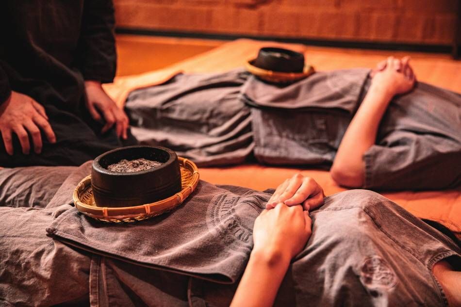 Моксотерапия с использованием корейской полыни Канхва ⓒ Яксоквон