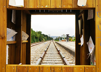 Photo: Songjeong Station railroad 