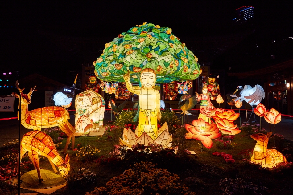 Exhibition of traditional lanterns (Credit: Yeon Deung Hoe Preservation Committee)