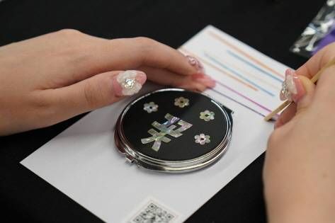 Hangeul Mother-of-Pearl Hand Mirror