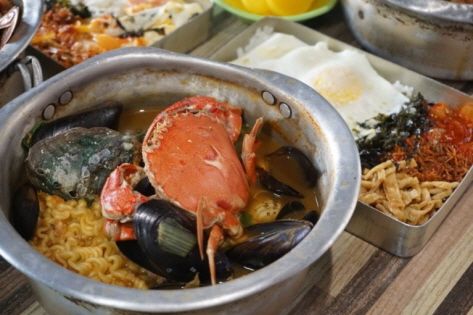 Octopus Ramyeon and Old-Fashioned Lunch Box 