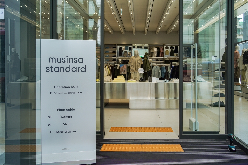 ムシンサスタンダード明洞店入口