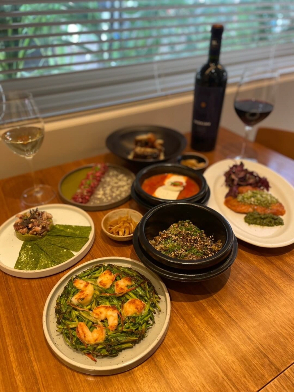 Korean Dishes in Gongi (Credit: CATCHTABLE)