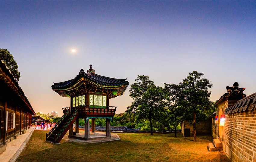 「昌德宫月光之旅」