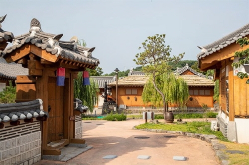 Erlebt die moderne koreanische Kultur und Geschichte entlang der Gassen