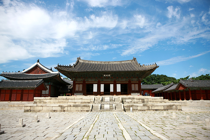 Myeongjeongjeon Hall, main hall of Changgyeonggung Palace