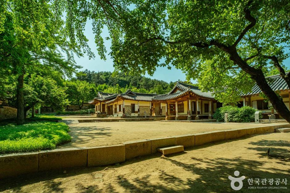 House and Tomb of Kim Jeong-hui
