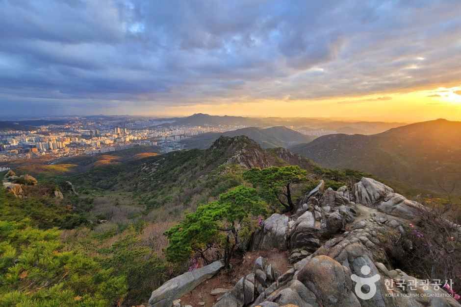 관악산의 석양