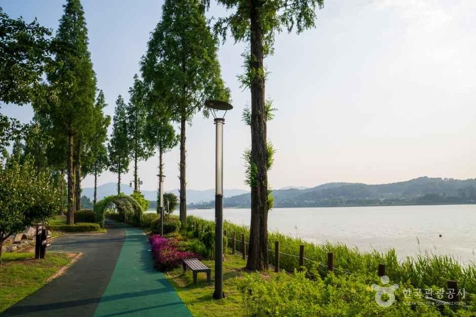 신정호정원 관광사진