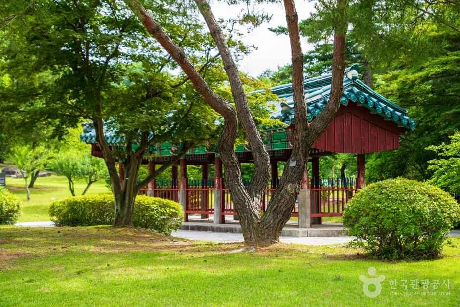 현충사 관광사진