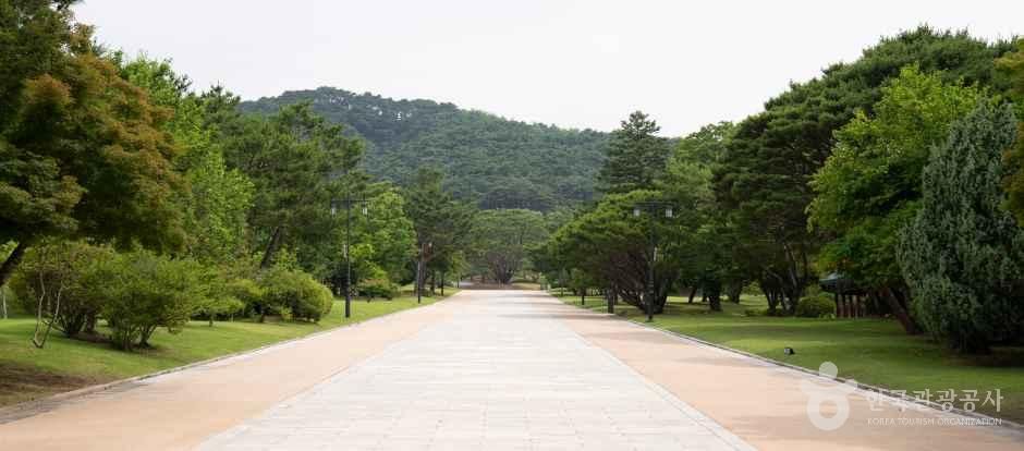 현충사 관광사진