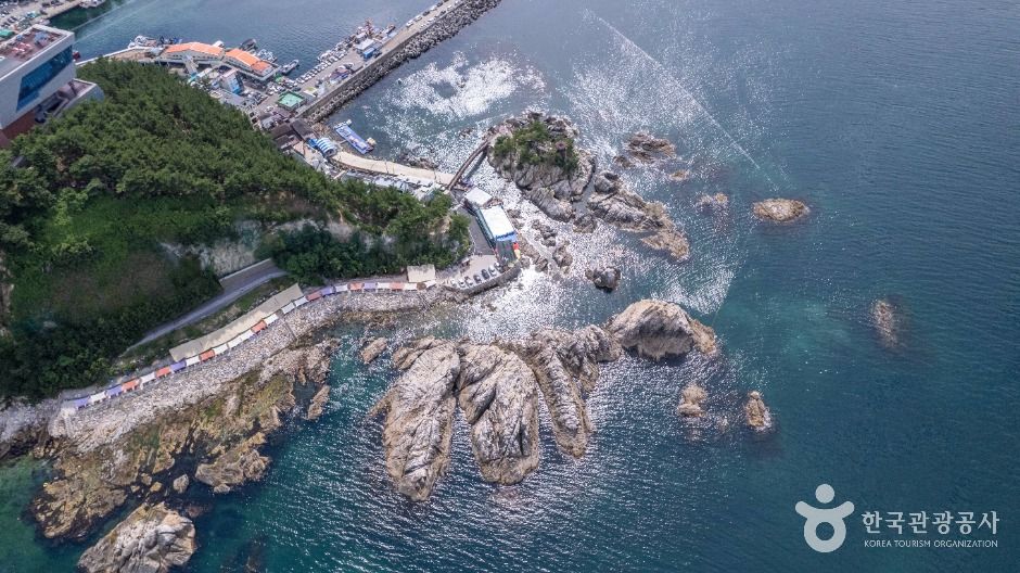 Jangho Beach and Jangho Port